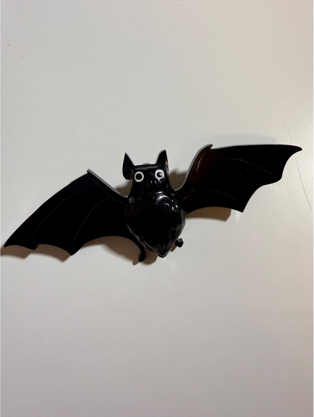 Bat Brooch - Luxulite Fakelite Gothic Spooky Black Halloween Retro Animal Pin
